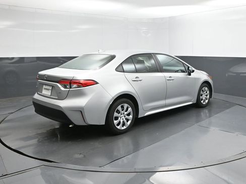 Used 2024 Toyota Corolla LE FWD image 8