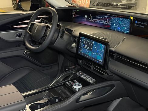 New 2026 Lincoln Nautilus Reserve image 10