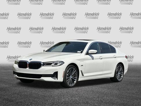 Certified 2023 BMW 530e w/ Convenience Package image 9