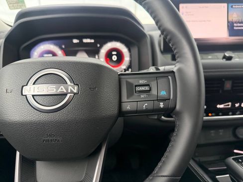 Used 2025 Nissan Rogue Platinum FWD image 9