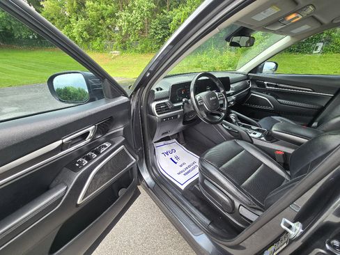 Used 2023 Kia Telluride LX AWD/4WD image 10
