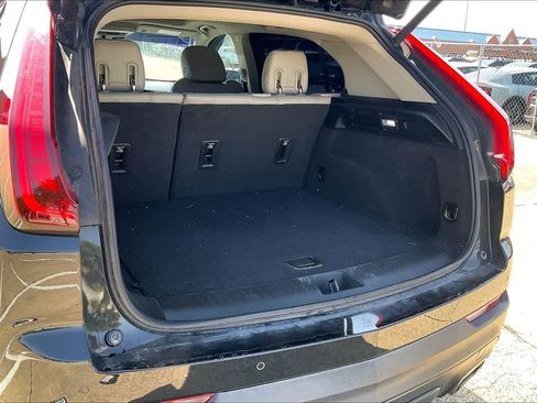 Used 2023 Cadillac XT4 Luxury w/ Cold Weather Package FWD image 17