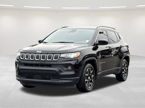 Used 2022 Jeep Compass Latitude image 1
