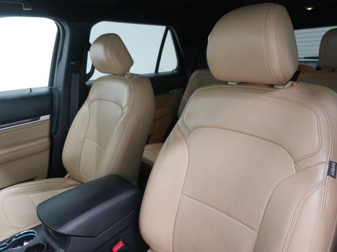 Used 2017 Ford Explorer Limited FWD image 11