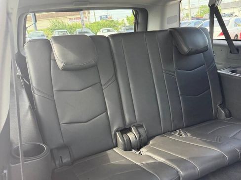 Used 2018 Cadillac Escalade ESV Premium Luxury AWD/4WD image 31