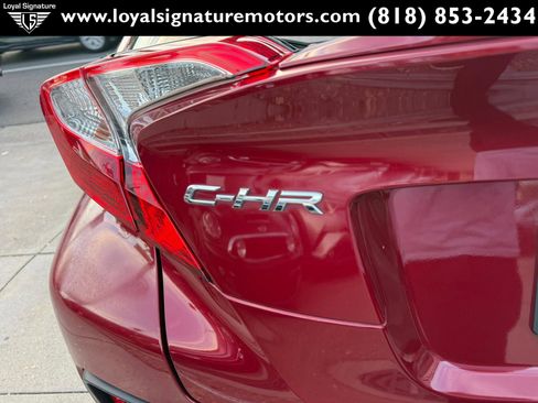 Used 2019 Toyota C-HR XLE image 8