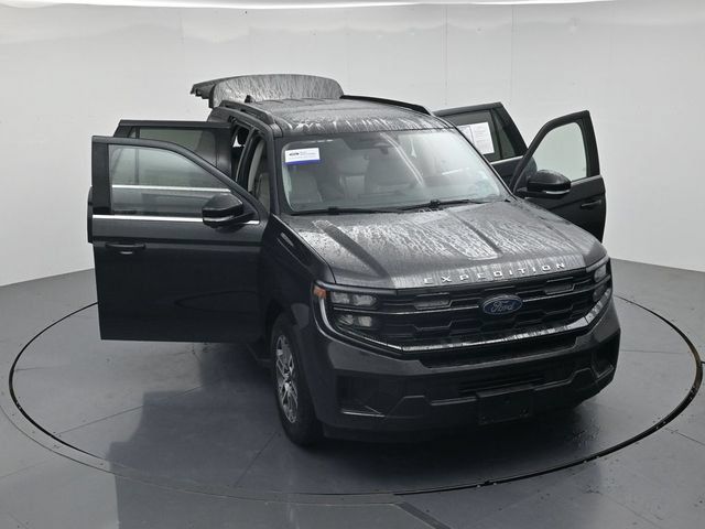 Certified 2025 Ford Expedition Active AWD/4WD image 53