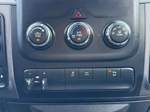 Used 2014 RAM 2500 Tradesman w/ Chrome Appearance Group AWD/4WD image 29