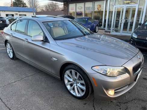 Used 2011 BMW 535i xDrive Sedan image 4