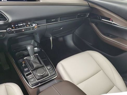 Used 2025 MAZDA CX-30 AWD 2.5 S w/ Premium Package image 17