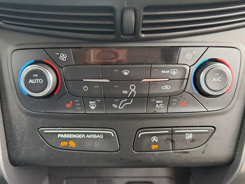 Used 2017 Ford Escape SE w/ SE Cold Weather Package FWD image 29