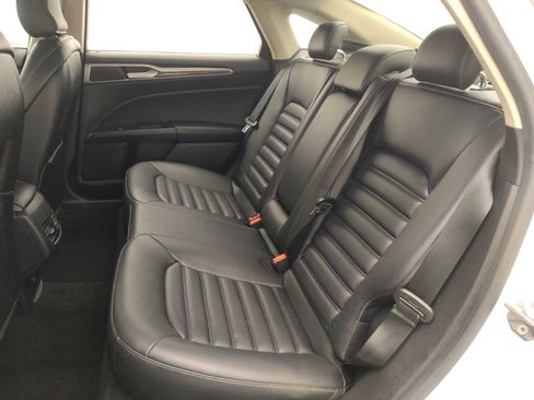 Used 2019 Ford Fusion SEL FWD image 18