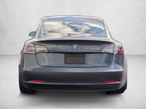 Used 2020 Tesla Model 3 Standard Range image 6