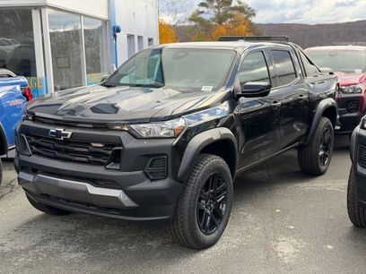 New 2025 Chevrolet Colorado Trail Boss w/ Midnight Edition
