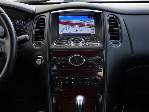 Used 2017 INFINITI QX50 2WD w/ Deluxe Touring Package image 14