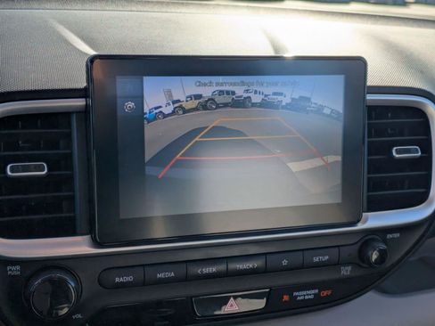 Used 2024 Hyundai Venue SEL image 21