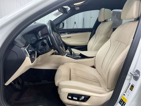 Used 2019 BMW M550i xDrive w/ Premium Package image 20