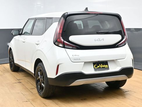 Used 2023 Kia Soul LX w/ Option Group 015 FWD image 7