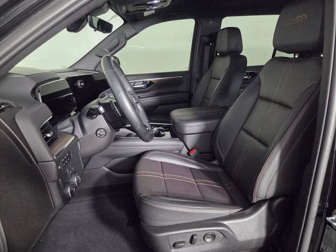 Used 2025 Chevrolet Tahoe High Country RWD image 10