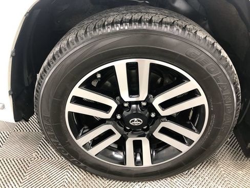 Used 2020 Toyota 4Runner Limited AWD/4WD image 29