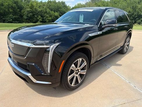Certified 2025 Cadillac Escalade IQ Luxury 2 w/ LPO, Premium Carpet Package AWD/4WD image 1