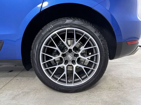 Certified 2018 Porsche Macan AWD/4WD image 14