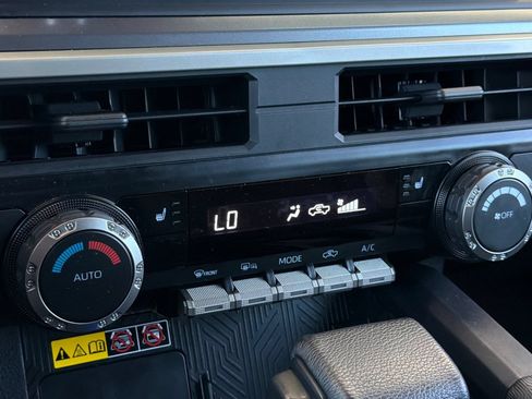 Used 2025 Toyota Tacoma TRD Off-Road w/ TRD Off Road Upgrade Package AWD/4WD image 21