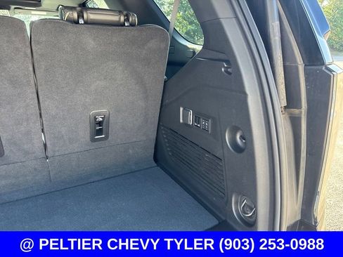 Used 2025 Chevrolet Tahoe Premier RWD image 26
