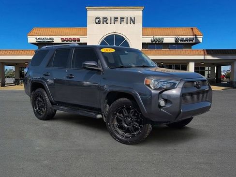 Used 2016 Toyota 4Runner SR5 image 2