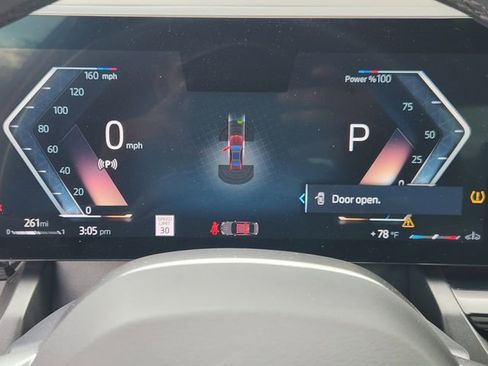 Used 2024 BMW 540i xDrive w/ Premium Package image 11