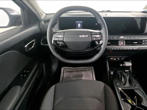 Used 2025 Kia K4 LXS image 8