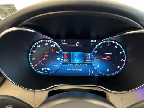 Used 2021 Mercedes-Benz GLC 300 4MATIC image 18