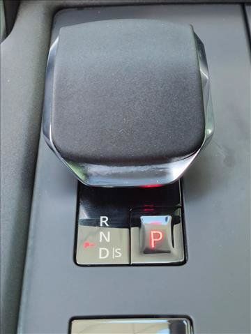 Used 2025 Land Rover Discovery S AWD/4WD image 12