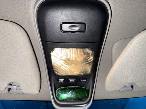 Used 2001 Ford Explorer XLT image 12