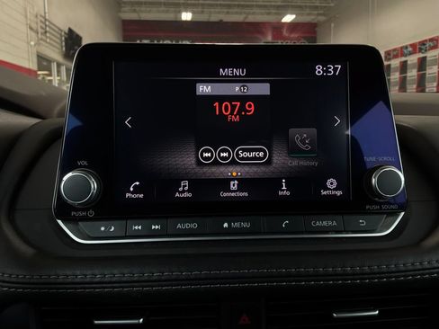 Used 2023 Nissan Rogue S AWD/4WD image 31