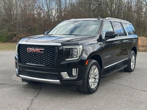 Used 2023 GMC Yukon XL SLT w/ Max Trailering Package image 1
