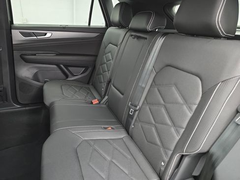 New 2026 Volkswagen Atlas Cross Sport SE FWD image 14