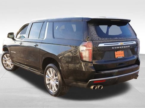 Certified 2024 Chevrolet Suburban High Country image 7