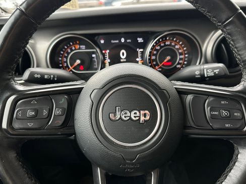 Used 2021 Jeep Gladiator Willys image 21