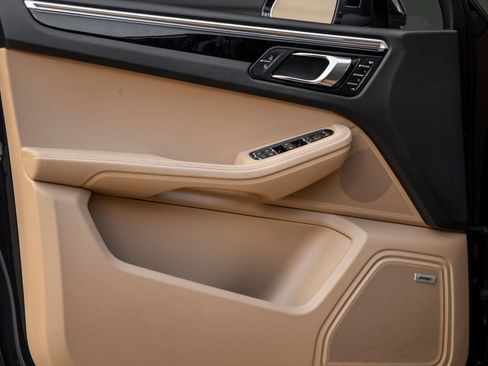 Certified 2020 Porsche Macan S AWD/4WD image 20