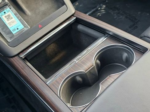 Used 2024 Tesla Model X Base image 32