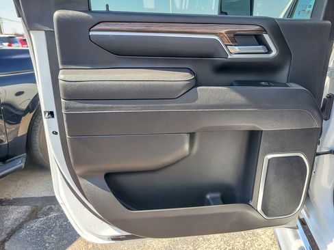Used 2025 Chevrolet Silverado 2500 LT w/ Convenience Package AWD/4WD image 21