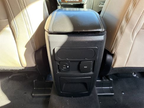 Used 2022 Ford Explorer Limited image 25