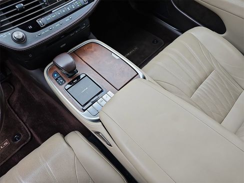 Used 2018 Lexus LS 500 AWD image 25