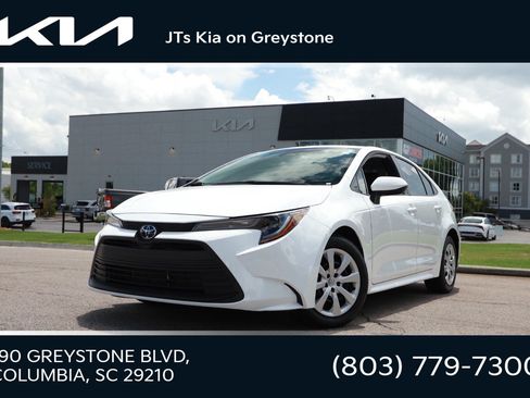 Used 2025 Toyota Corolla LE w/ Convenience Package FWD image 1