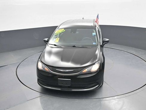 Used 2024 Chrysler Voyager LX FWD image 29