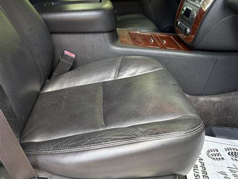 Used 2009 Chevrolet Suburban LTZ image 7