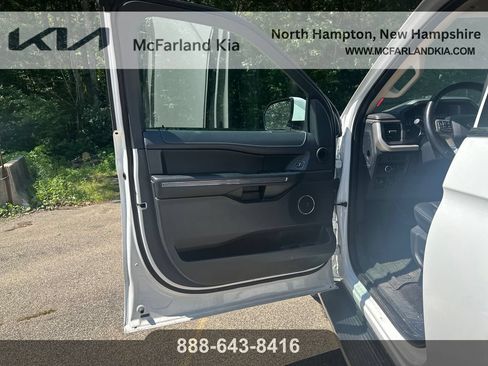 Used 2023 Ford Expedition XLT AWD/4WD image 11