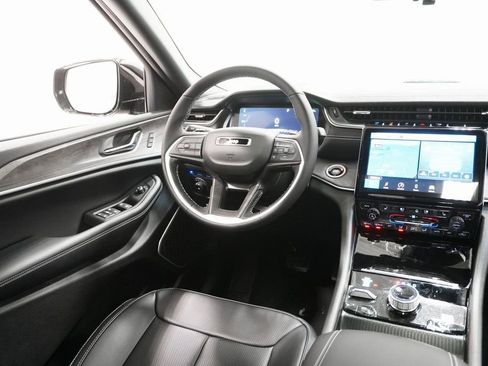 Used 2024 Jeep Grand Cherokee Limited 4xe w/ Luxury Tech Group II image 21