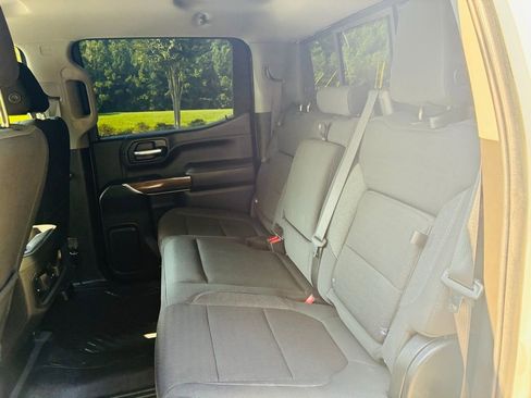 Used 2022 Chevrolet Silverado 1500 LT Trail Boss w/ Convenience Package II image 11